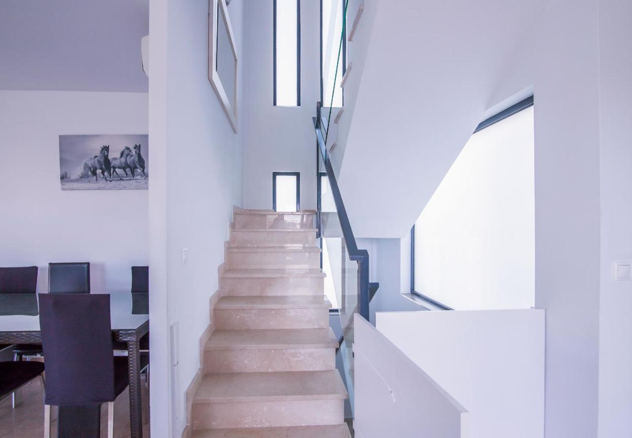 Villa Moderna Con Piscina 坎佩略 外观 照片