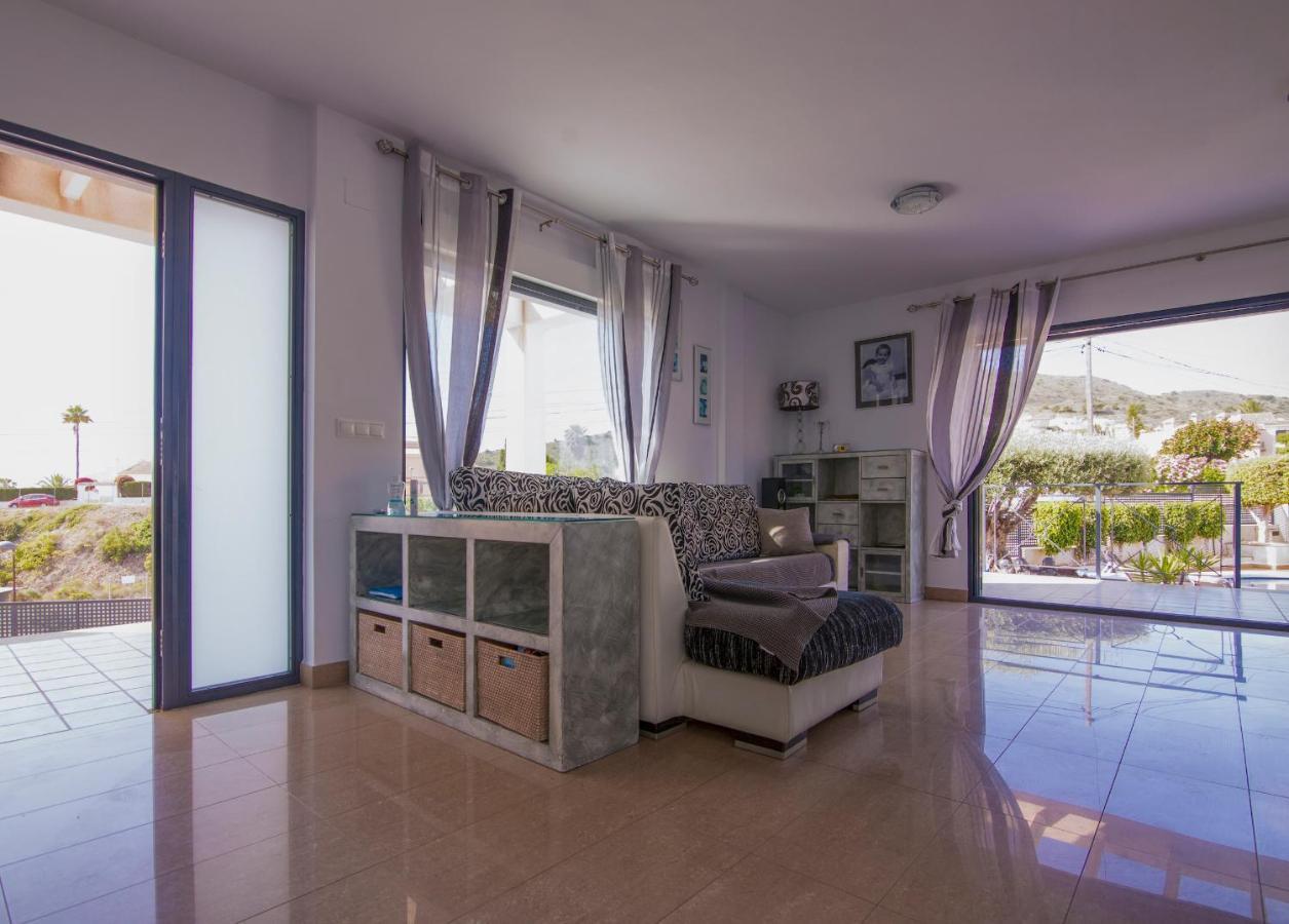Villa Moderna Con Piscina 坎佩略 外观 照片