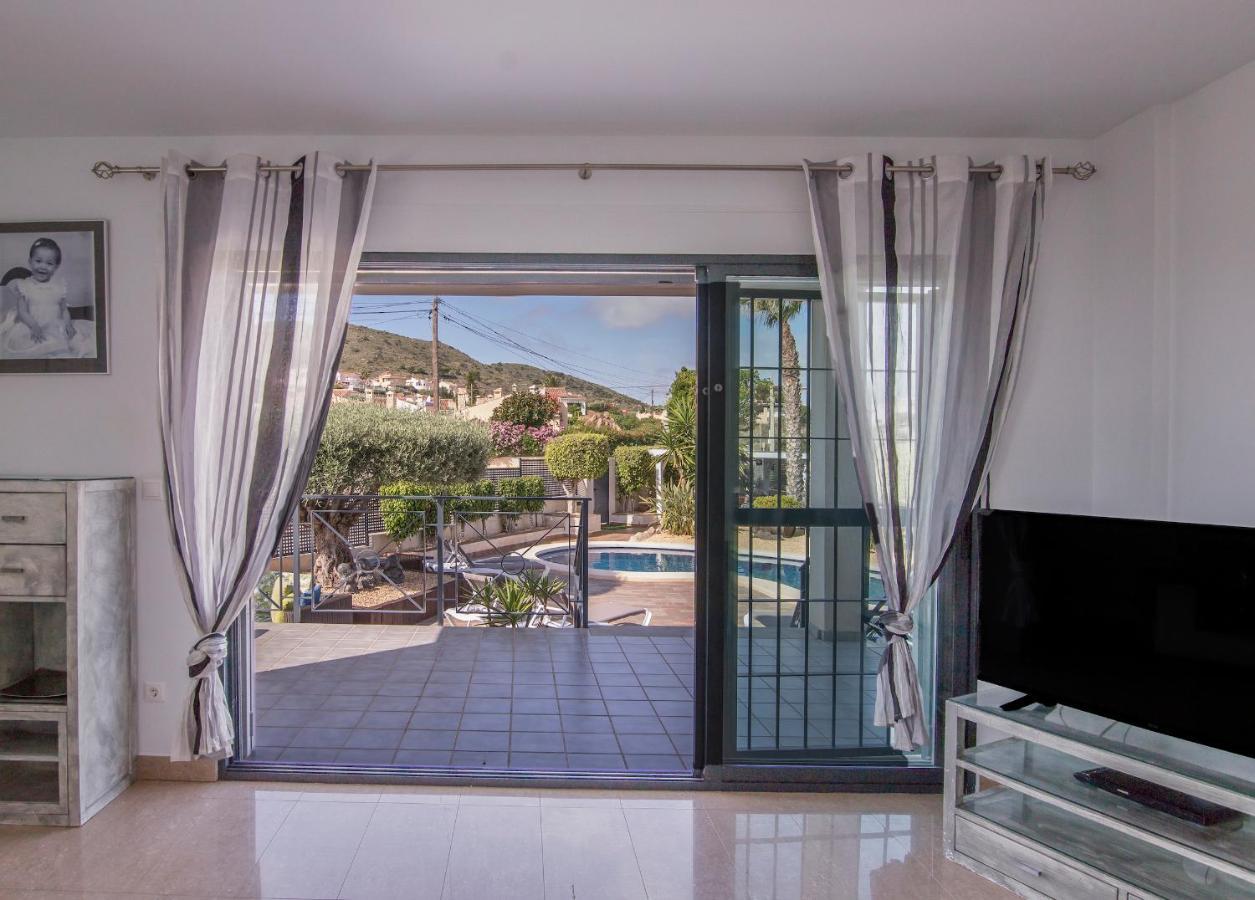 Villa Moderna Con Piscina 坎佩略 外观 照片