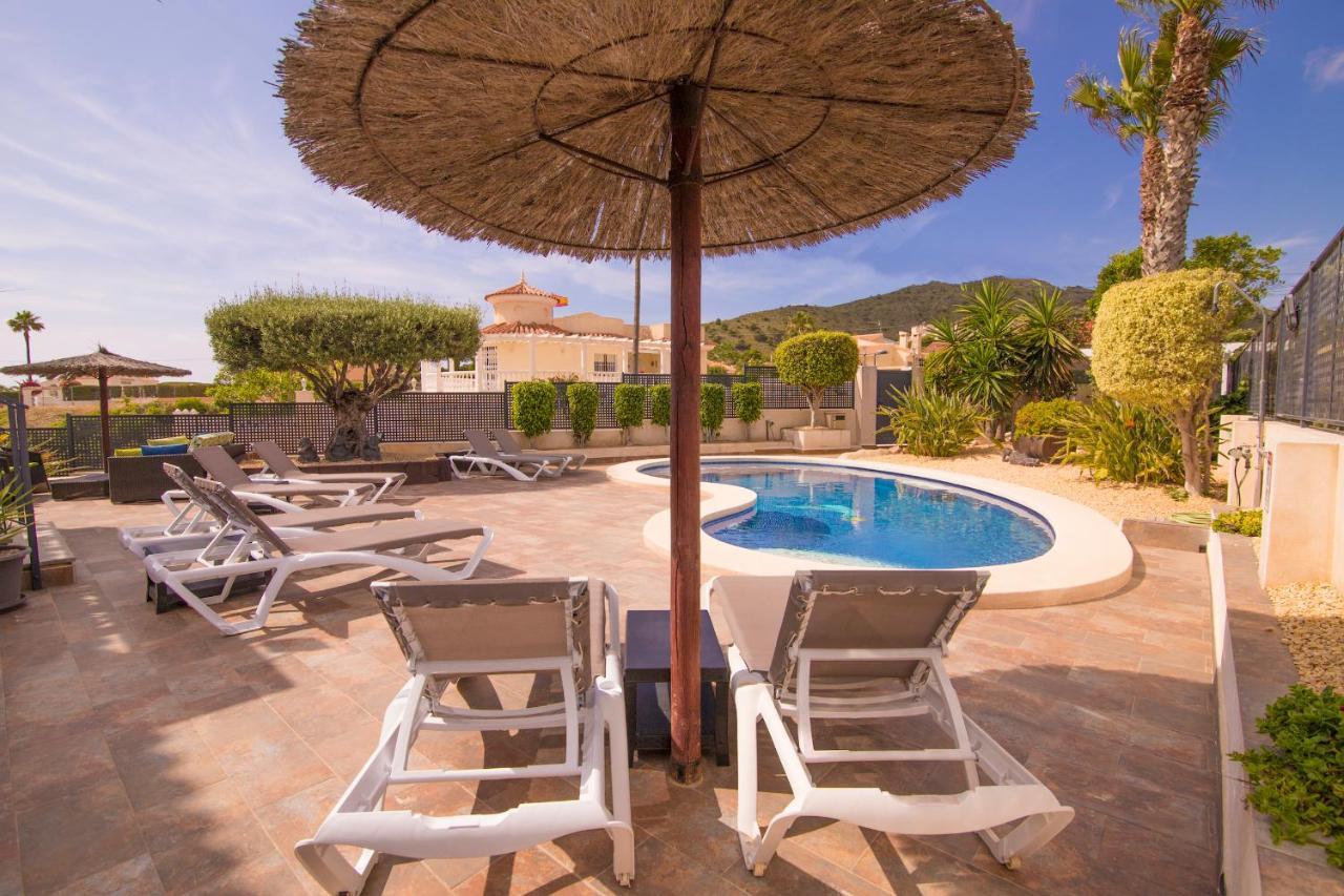 Villa Moderna Con Piscina 坎佩略 外观 照片